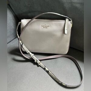 Kate Spade Jackson Triple Gusset Crossbody Purse Pebbled Leather Snake Strap